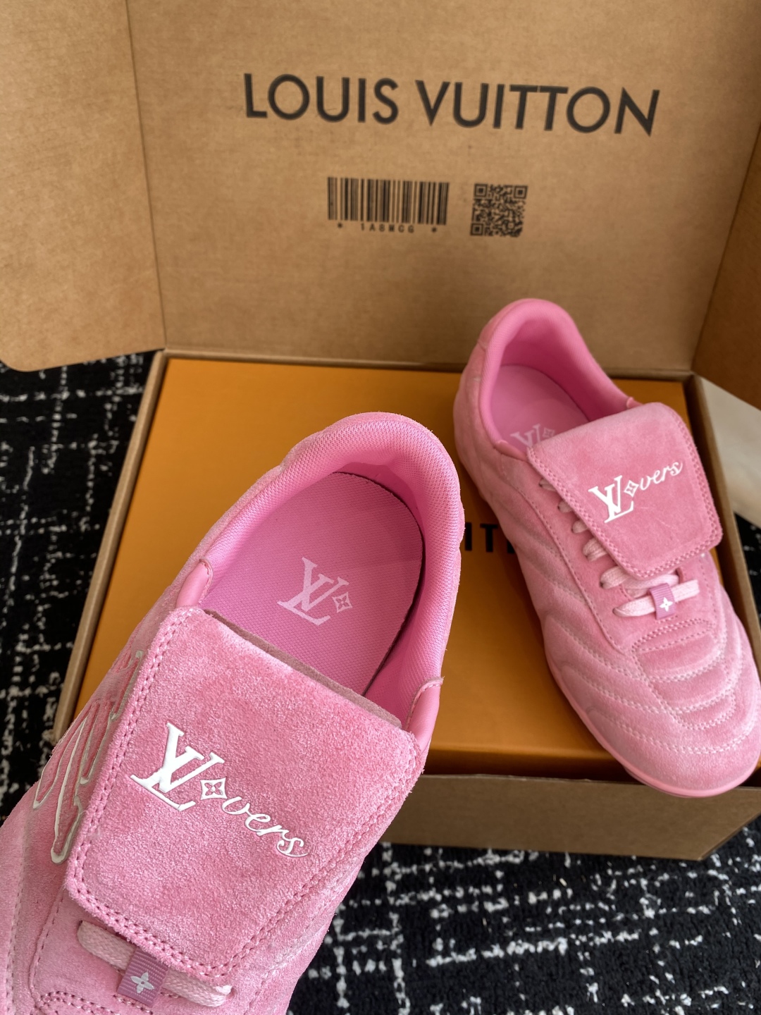 代购级
25ss 春夏季新款 情侣同款球鞋 穿上就是时髦精

这款 Footprint Soccer 运