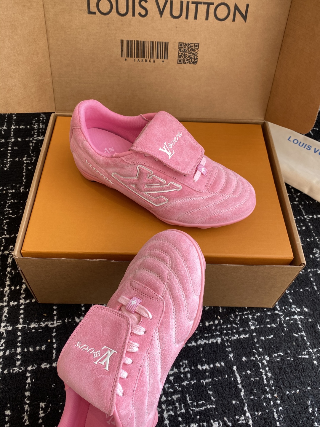代购级
25ss 春夏季新款 情侣同款球鞋 穿上就是时髦精

这款 Footprint Soccer 运