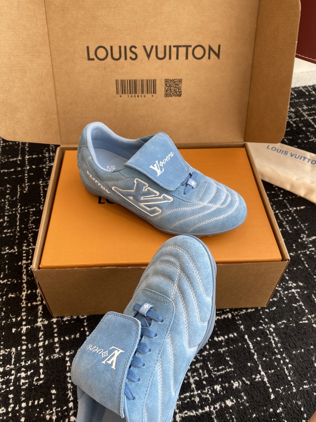代购级
25ss 春夏季新款 情侣同款球鞋 穿上就是时髦精

这款 Footprint Soccer 运