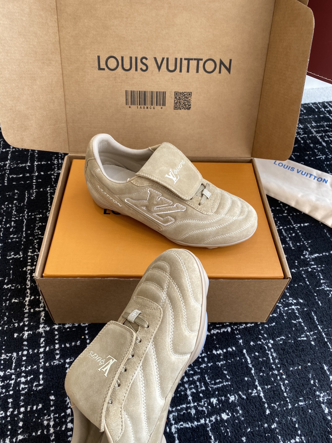 代购级
25ss 春夏季新款 情侣同款球鞋 穿上就是时髦精

这款 Footprint Soccer 运