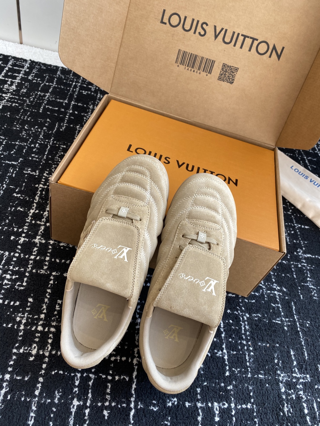 代购级
25ss 春夏季新款 情侣同款球鞋 穿上就是时髦精

这款 Footprint Soccer 运