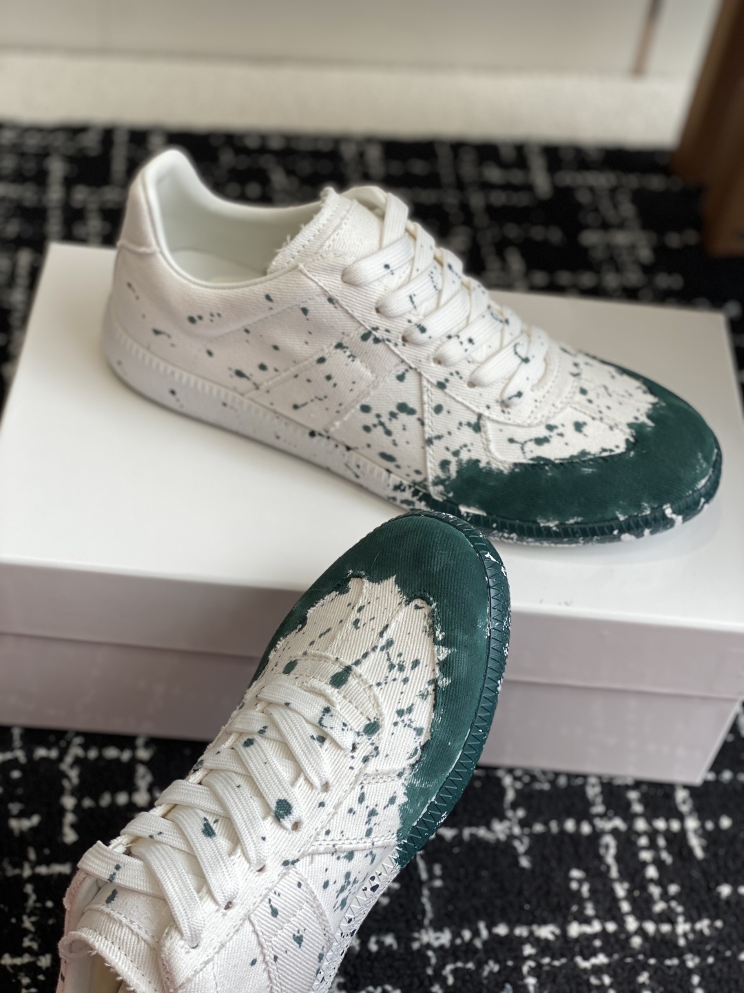 代购级
MaisonMargiela MM6 马吉拉 情侣款 喷墨 涂鸦 帆布 德训鞋 休闲 运动鞋