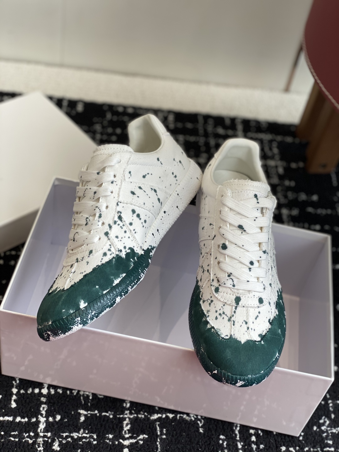代购级
MaisonMargiela MM6 马吉拉 情侣款 喷墨 涂鸦 帆布 德训鞋 休闲 运动鞋