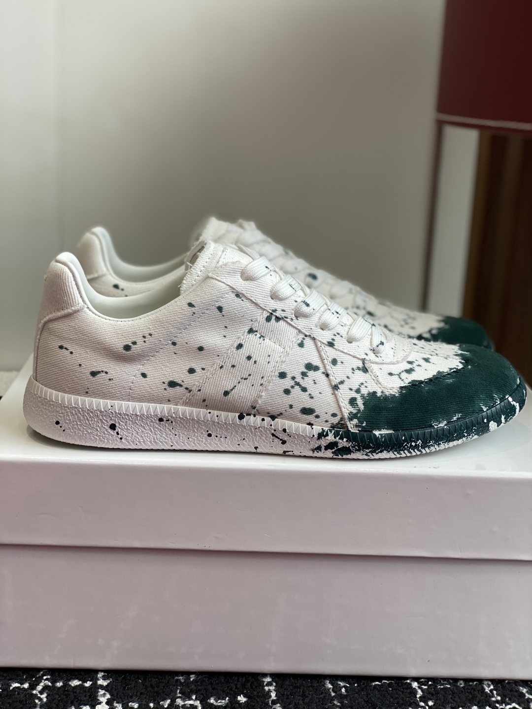 代购级
MaisonMargiela MM6 马吉拉 情侣款 喷墨 涂鸦 帆布 德训鞋 休闲 运动鞋