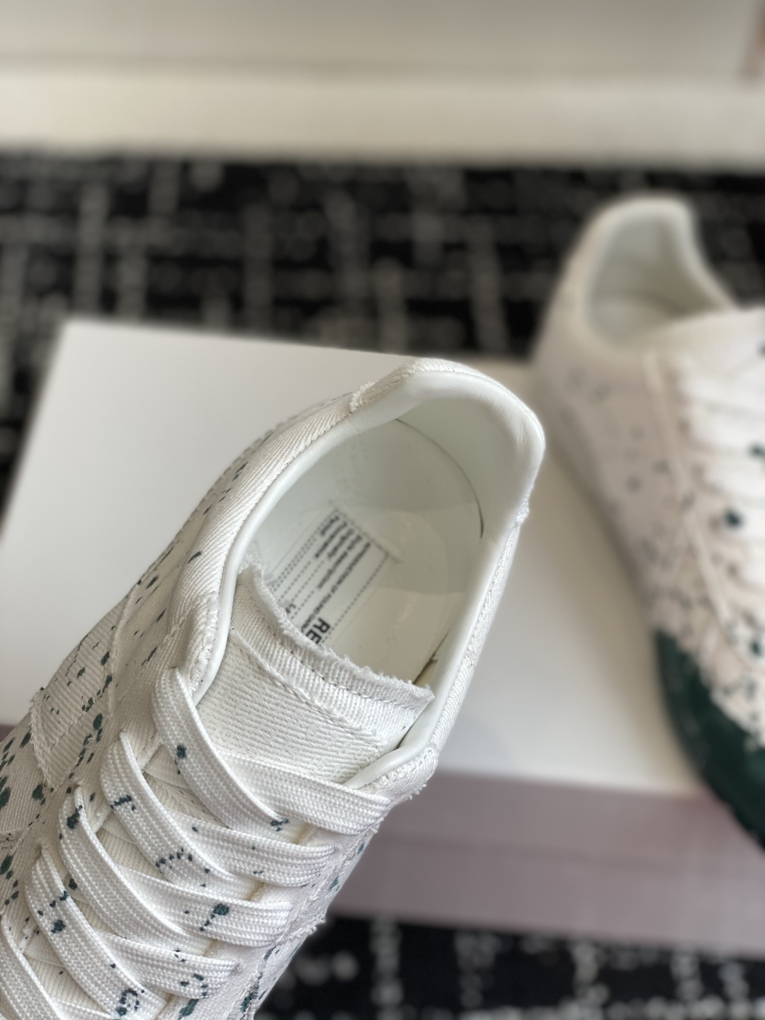 代购级
MaisonMargiela MM6 马吉拉 情侣款 喷墨 涂鸦 帆布 德训鞋 休闲 运动鞋