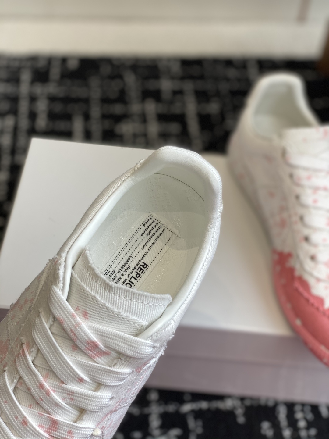 代购级
MaisonMargiela MM6 马吉拉 情侣款 喷墨 涂鸦 帆布 德训鞋 休闲 运动鞋