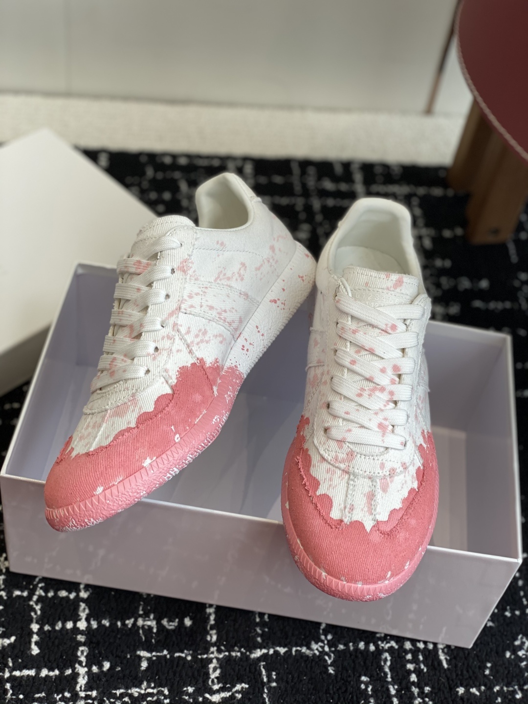 代购级
MaisonMargiela MM6 马吉拉 情侣款 喷墨 涂鸦 帆布 德训鞋 休闲 运动鞋