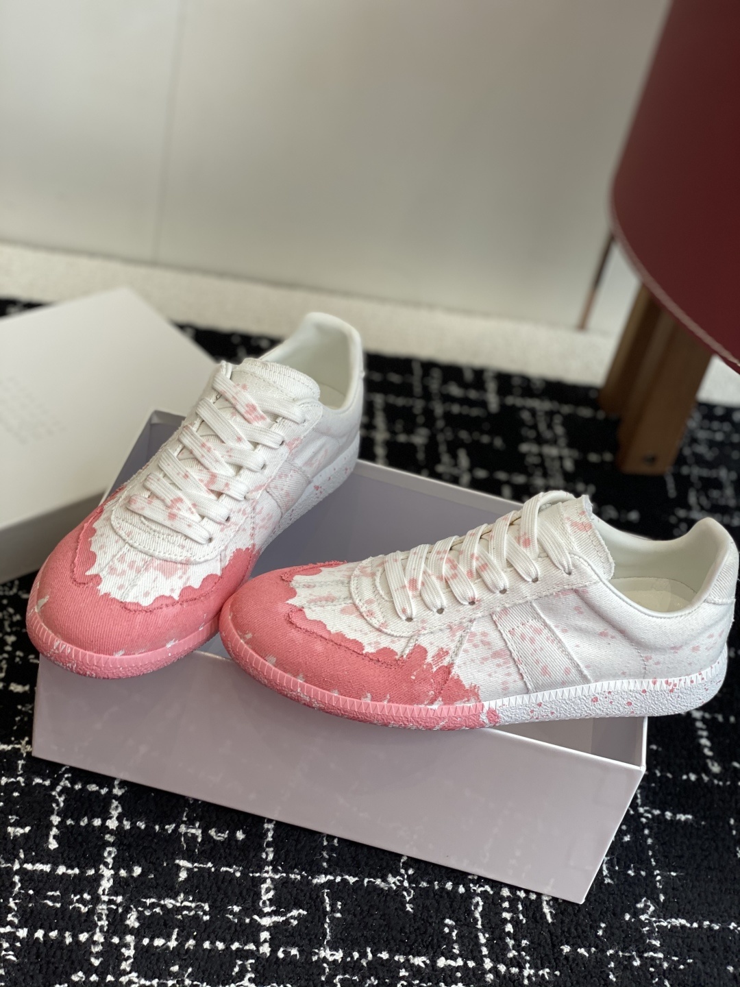 代购级
MaisonMargiela MM6 马吉拉 情侣款 喷墨 涂鸦 帆布 德训鞋 休闲 运动鞋