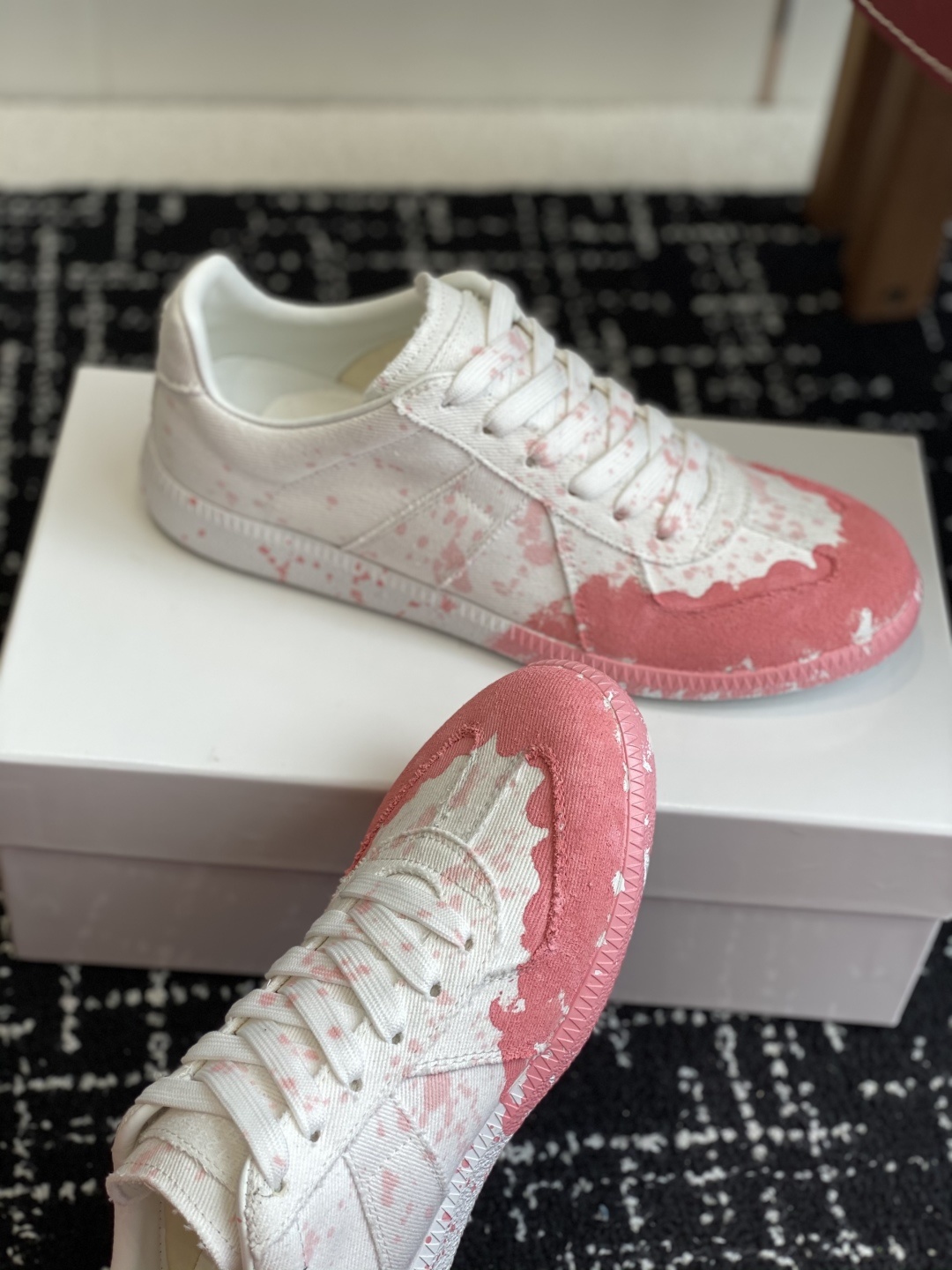 代购级
MaisonMargiela MM6 马吉拉 情侣款 喷墨 涂鸦 帆布 德训鞋 休闲 运动鞋