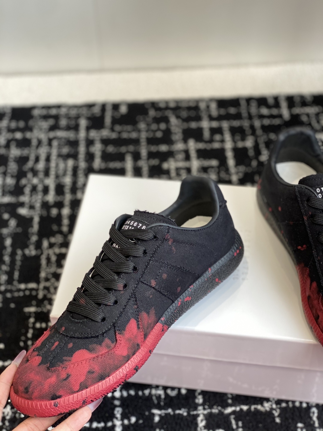 代购级
MaisonMargiela MM6 马吉拉 情侣款 喷墨 涂鸦 帆布 德训鞋 休闲 运动鞋