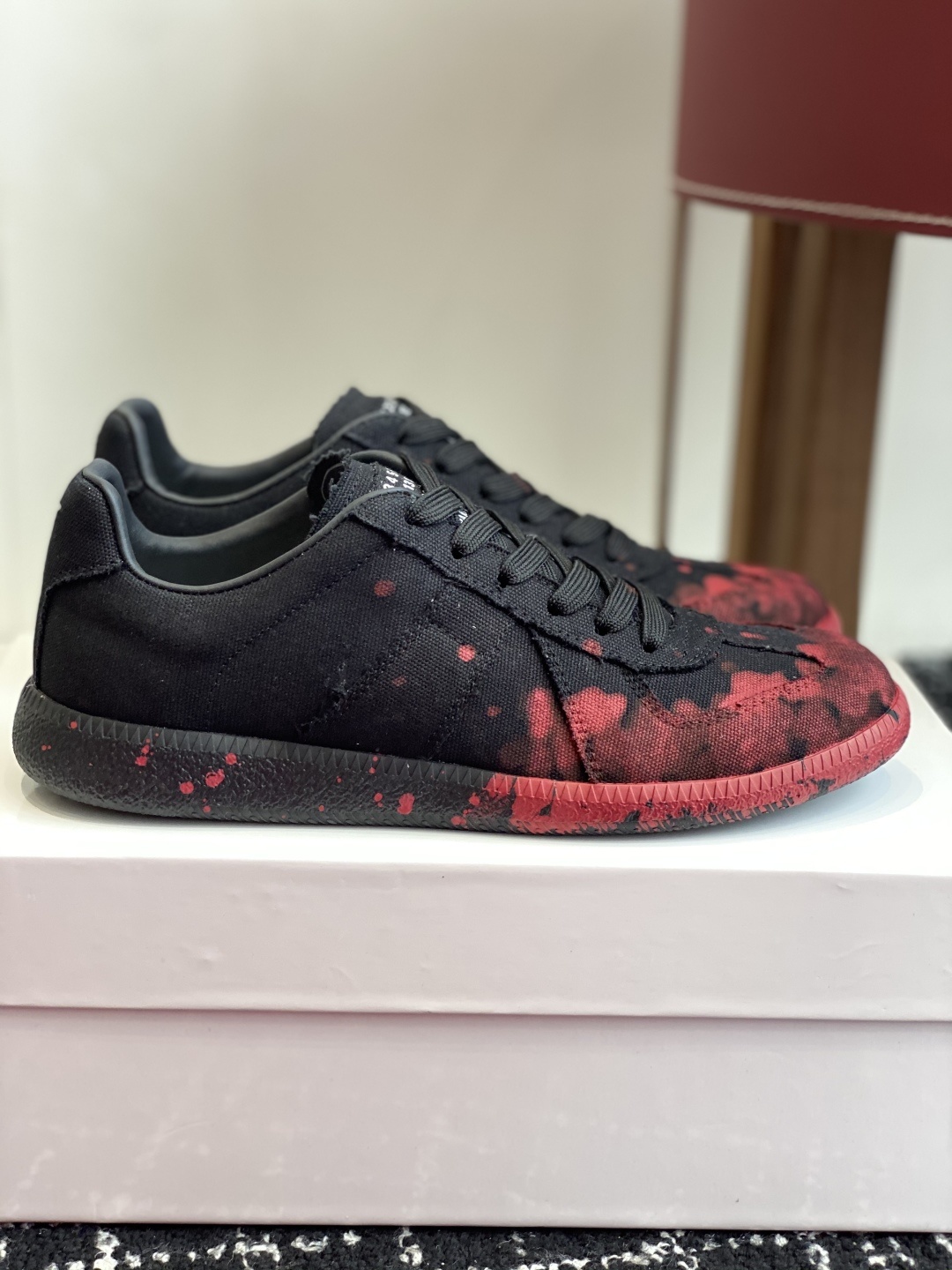 代购级
MaisonMargiela MM6 马吉拉 情侣款 喷墨 涂鸦 帆布 德训鞋 休闲 运动鞋
