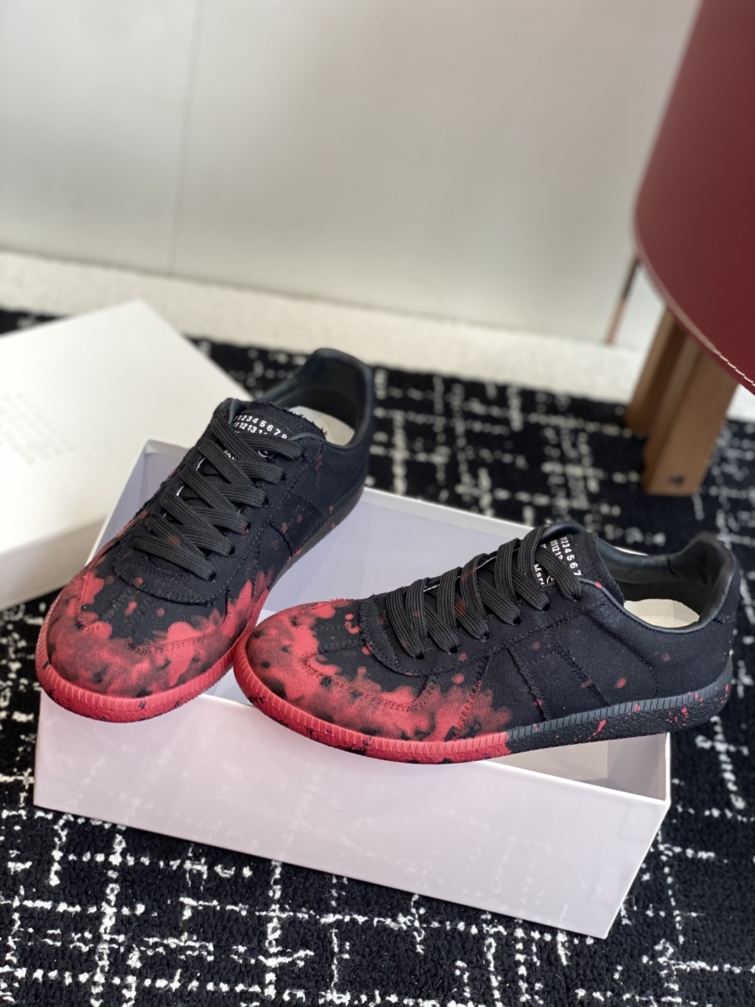 代购级
MaisonMargiela MM6 马吉拉 情侣款 喷墨 涂鸦 帆布 德训鞋 休闲 运动鞋
