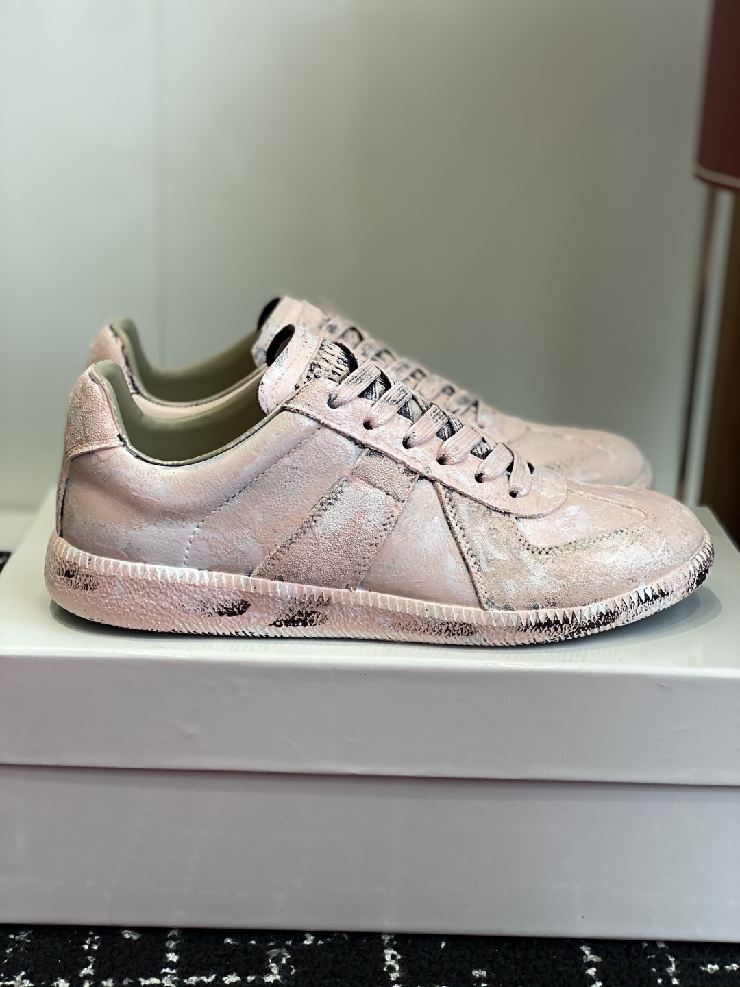 代购级
MaisonMargiela MM6 马吉拉 情侣款 喷墨 涂鸦 帆布 德训鞋 休闲 运动鞋


