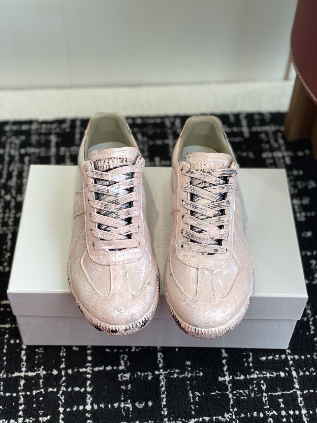 代购级
MaisonMargiela MM6 马吉拉 情侣款 喷墨 涂鸦 帆布 德训鞋 休闲 运动鞋


