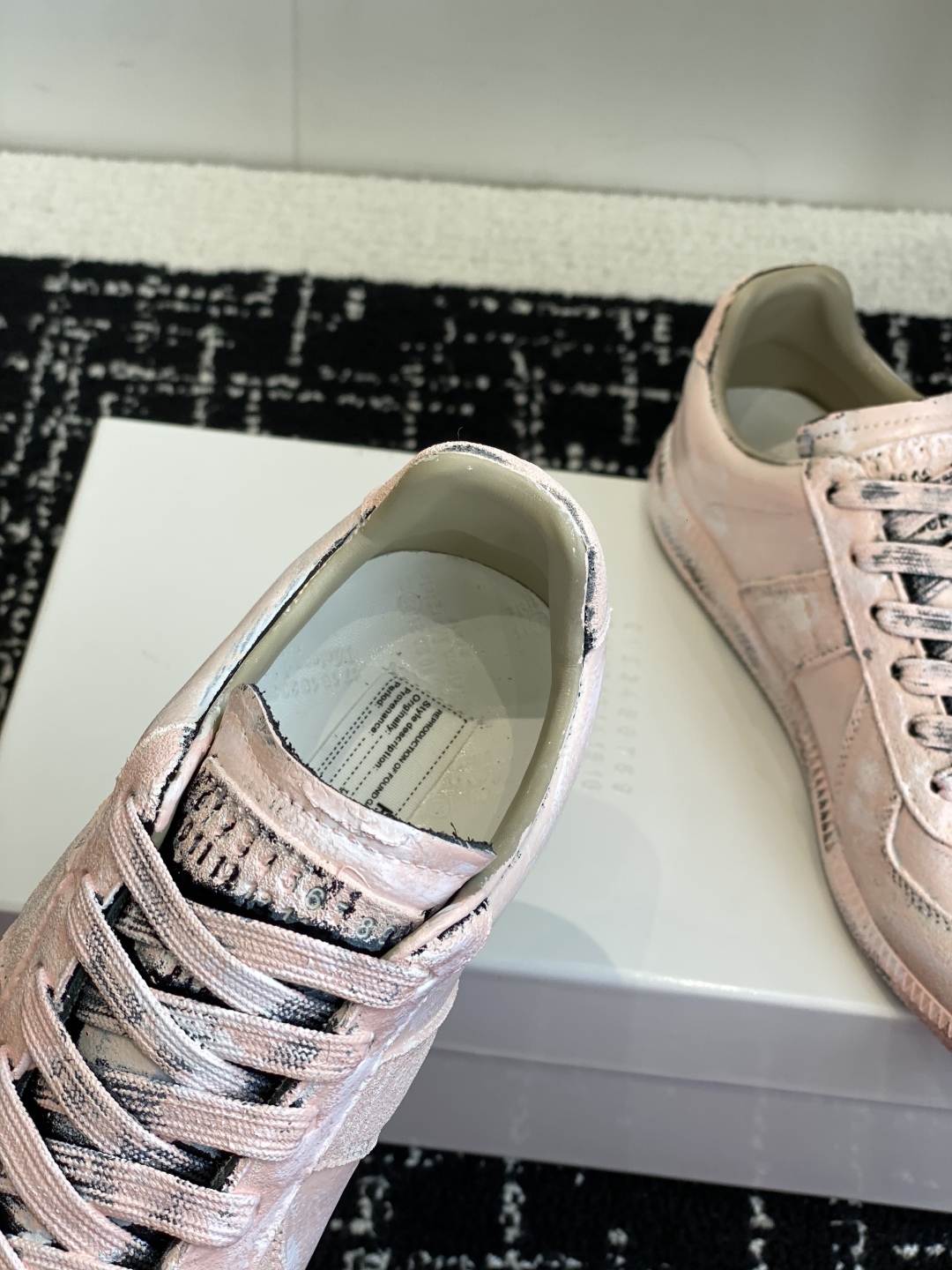 代购级
MaisonMargiela MM6 马吉拉 情侣款 喷墨 涂鸦 帆布 德训鞋 休闲 运动鞋

