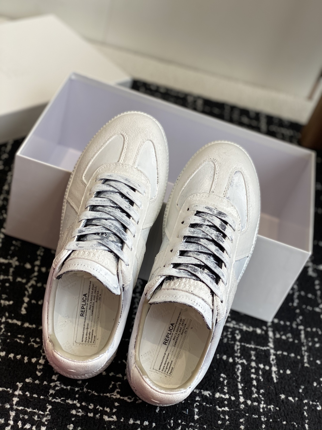 代购级
MaisonMargiela MM6 马吉拉 情侣款 喷墨 涂鸦 帆布 德训鞋 休闲 运动鞋
