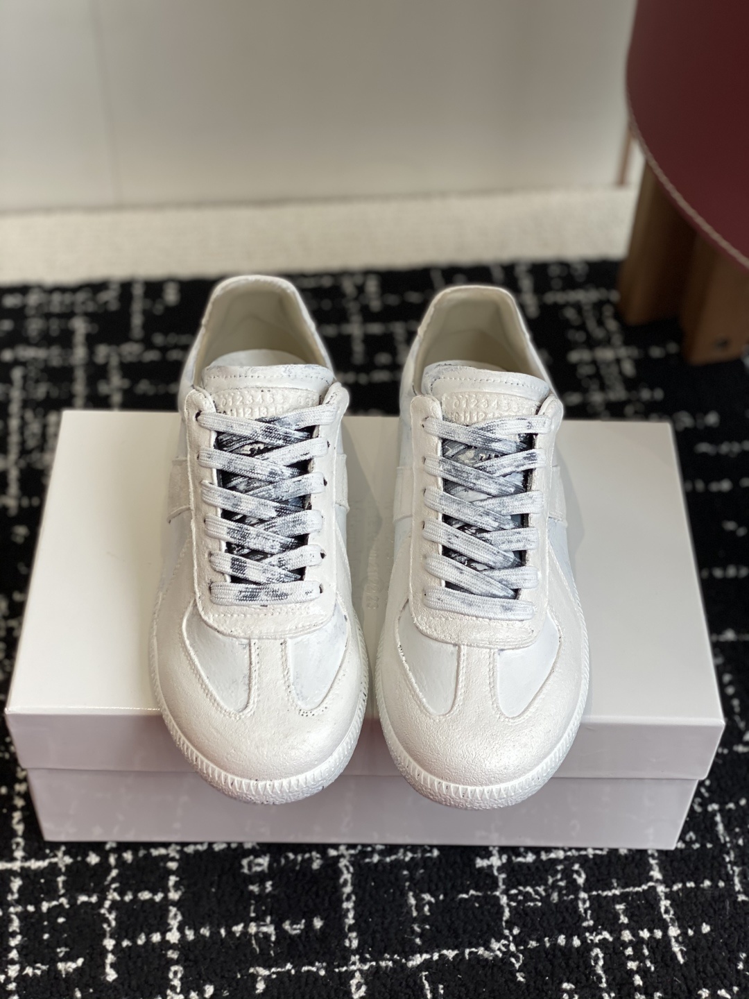 代购级
MaisonMargiela MM6 马吉拉 情侣款 喷墨 涂鸦 帆布 德训鞋 休闲 运动鞋