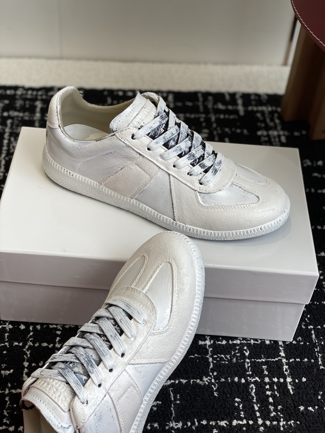 代购级
MaisonMargiela MM6 马吉拉 情侣款 喷墨 涂鸦 帆布 德训鞋 休闲 运动鞋