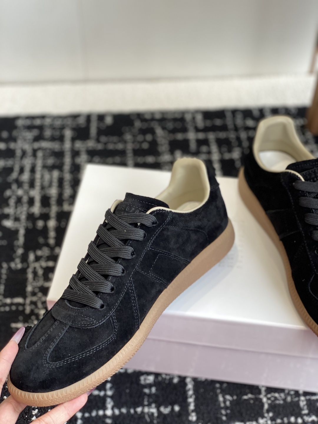 代购级
MaisonMargiela MM6 马吉拉 情侣款 喷墨 涂鸦 帆布 德训鞋 休闲 运动鞋