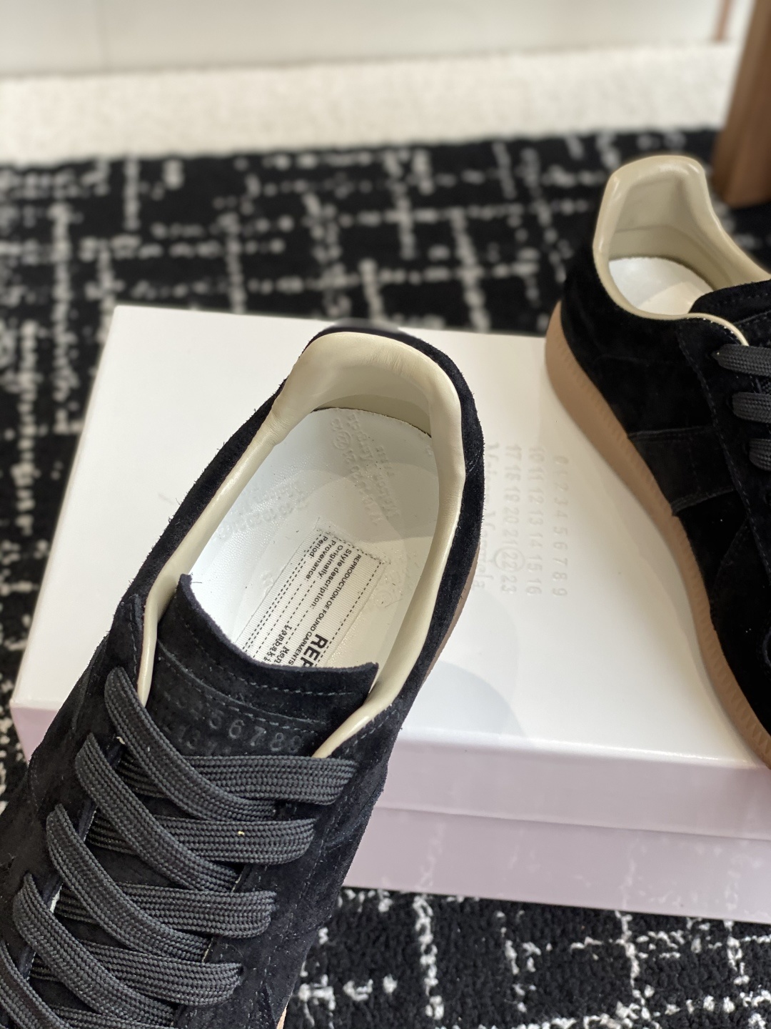 代购级
MaisonMargiela MM6 马吉拉 情侣款 喷墨 涂鸦 帆布 德训鞋 休闲 运动鞋