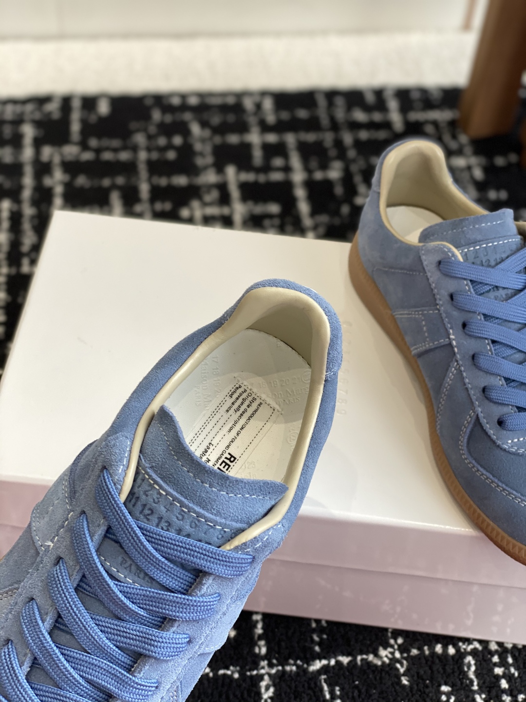 代购级
MaisonMargiela MM6 马吉拉 情侣款 喷墨 涂鸦 帆布 德训鞋 休闲 运动鞋


