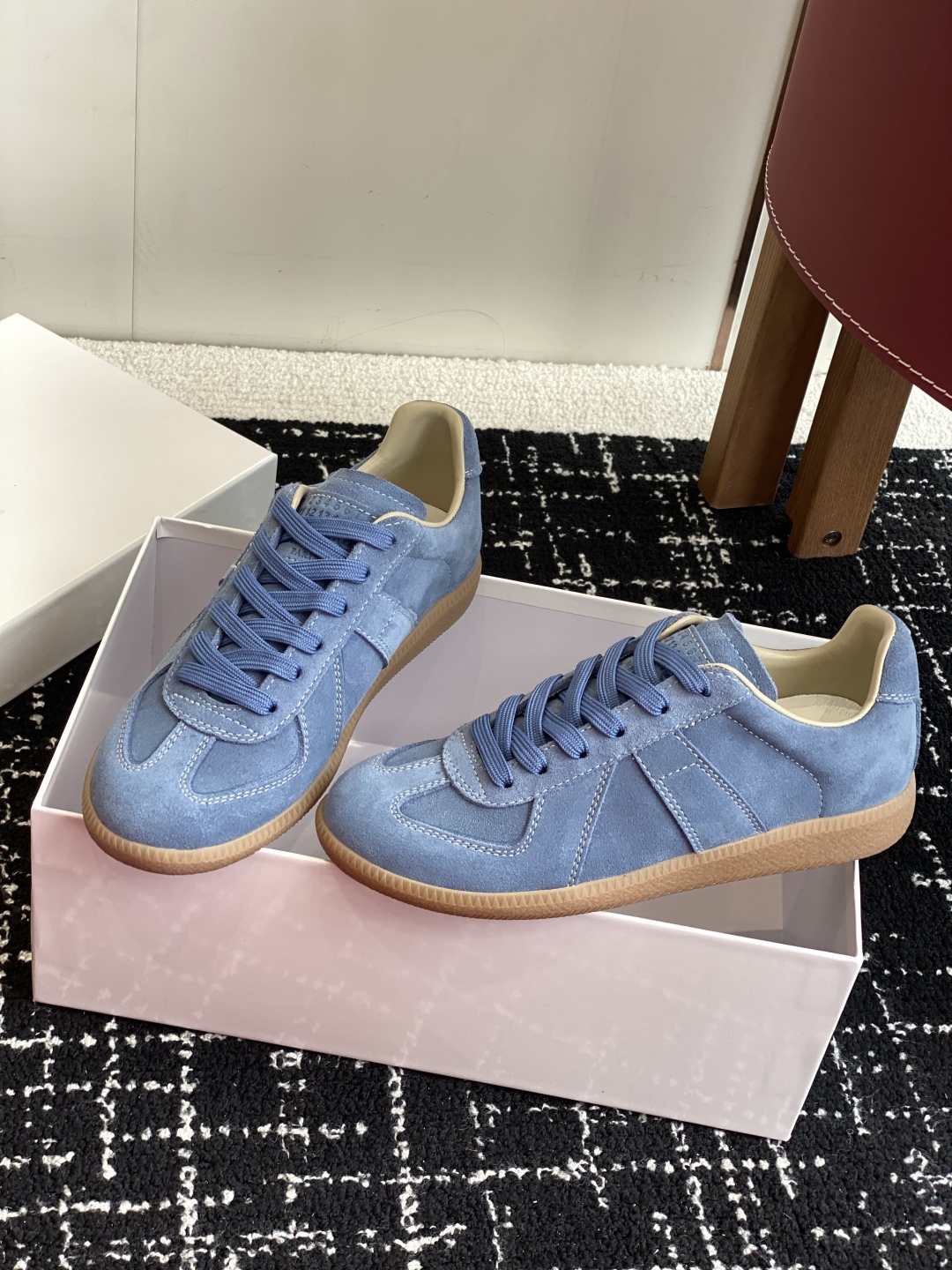 代购级
MaisonMargiela MM6 马吉拉 情侣款 喷墨 涂鸦 帆布 德训鞋 休闲 运动鞋

