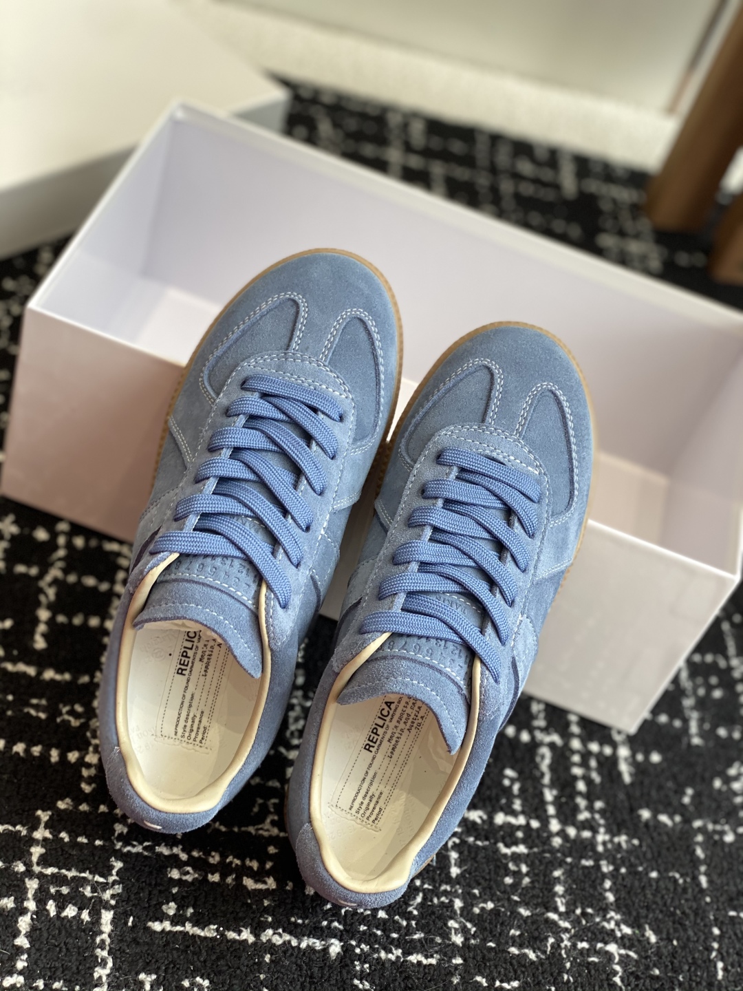代购级
MaisonMargiela MM6 马吉拉 情侣款 喷墨 涂鸦 帆布 德训鞋 休闲 运动鞋

