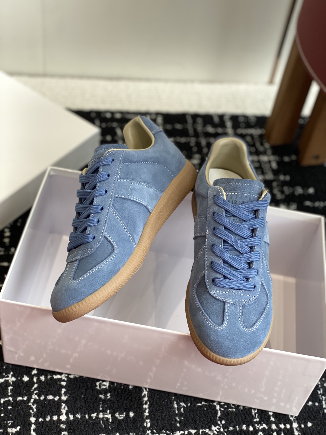 代购级
MaisonMargiela MM6 马吉拉 情侣款 喷墨 涂鸦 帆布 德训鞋 休闲 运动鞋

