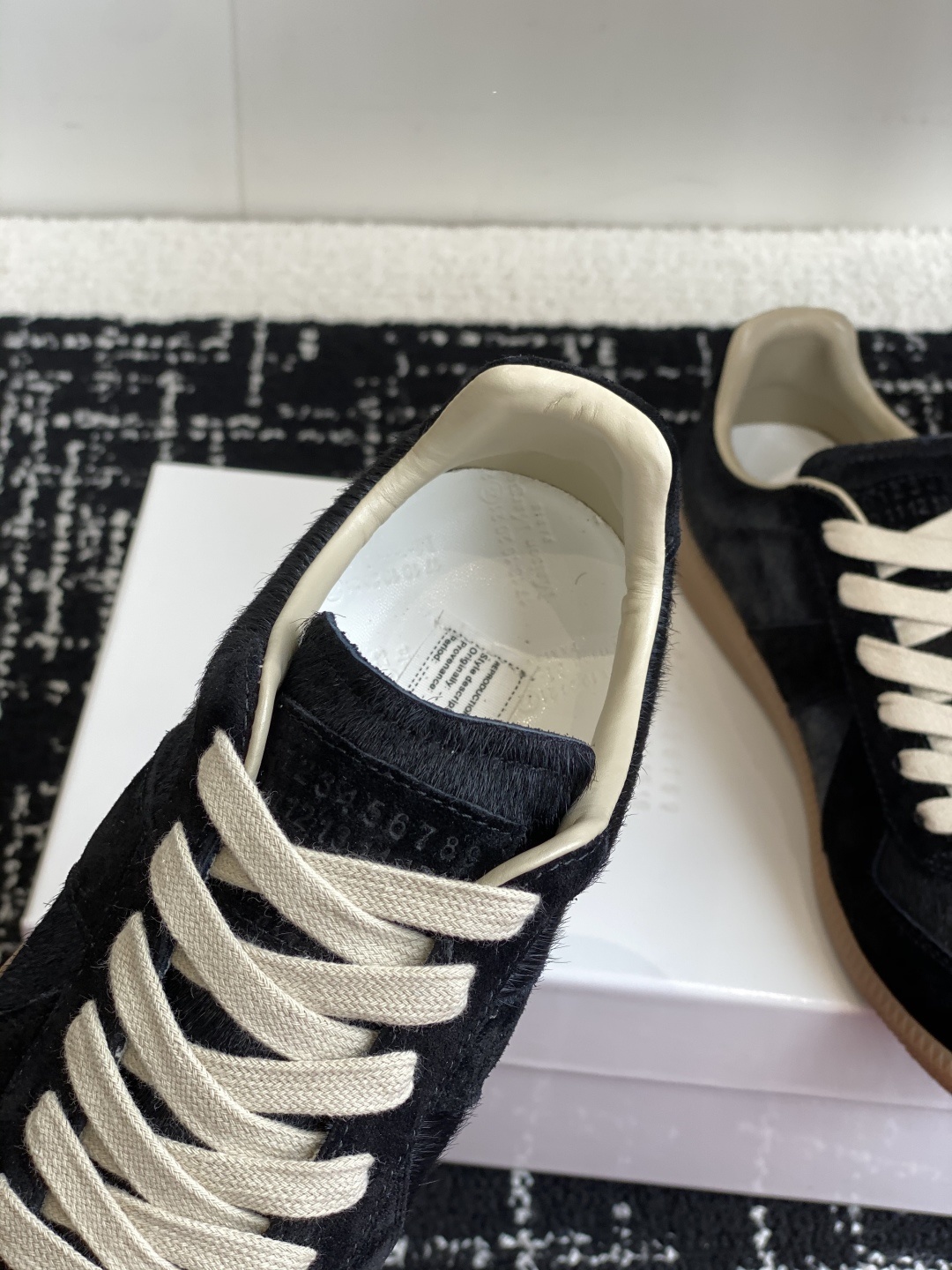 代购级
MaisonMargiela MM6 马吉拉 情侣款 喷墨 涂鸦 帆布 德训鞋 休闲 运动鞋