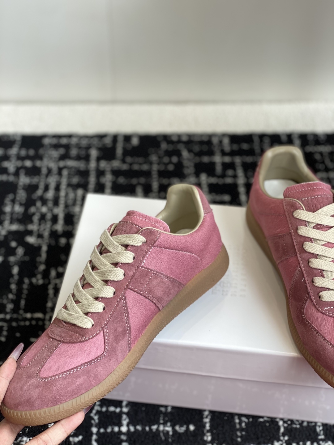 代购级
MaisonMargiela MM6 马吉拉 情侣款 喷墨 涂鸦 帆布 德训鞋 休闲 运动鞋