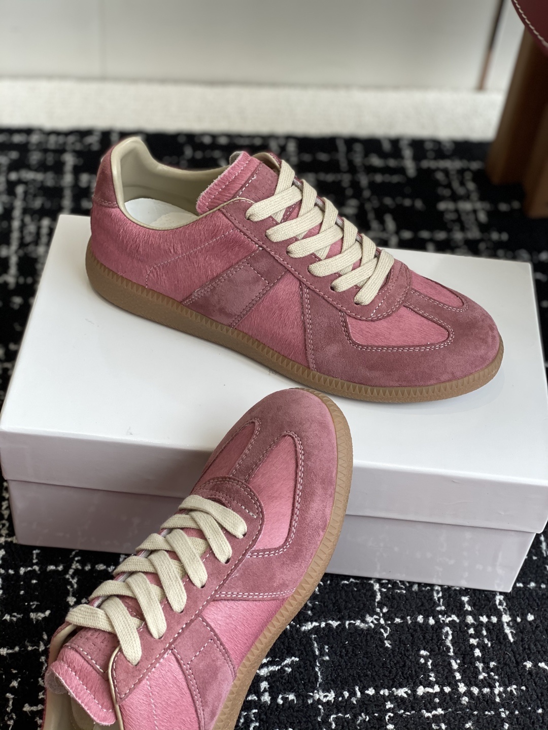 代购级
MaisonMargiela MM6 马吉拉 情侣款 喷墨 涂鸦 帆布 德训鞋 休闲 运动鞋