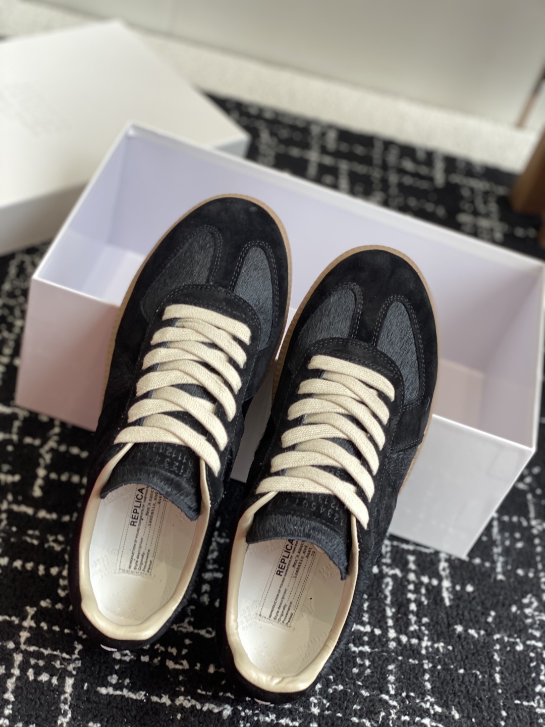 代购级
MaisonMargiela MM6 马吉拉 情侣款 喷墨 涂鸦 帆布 德训鞋 休闲 运动鞋