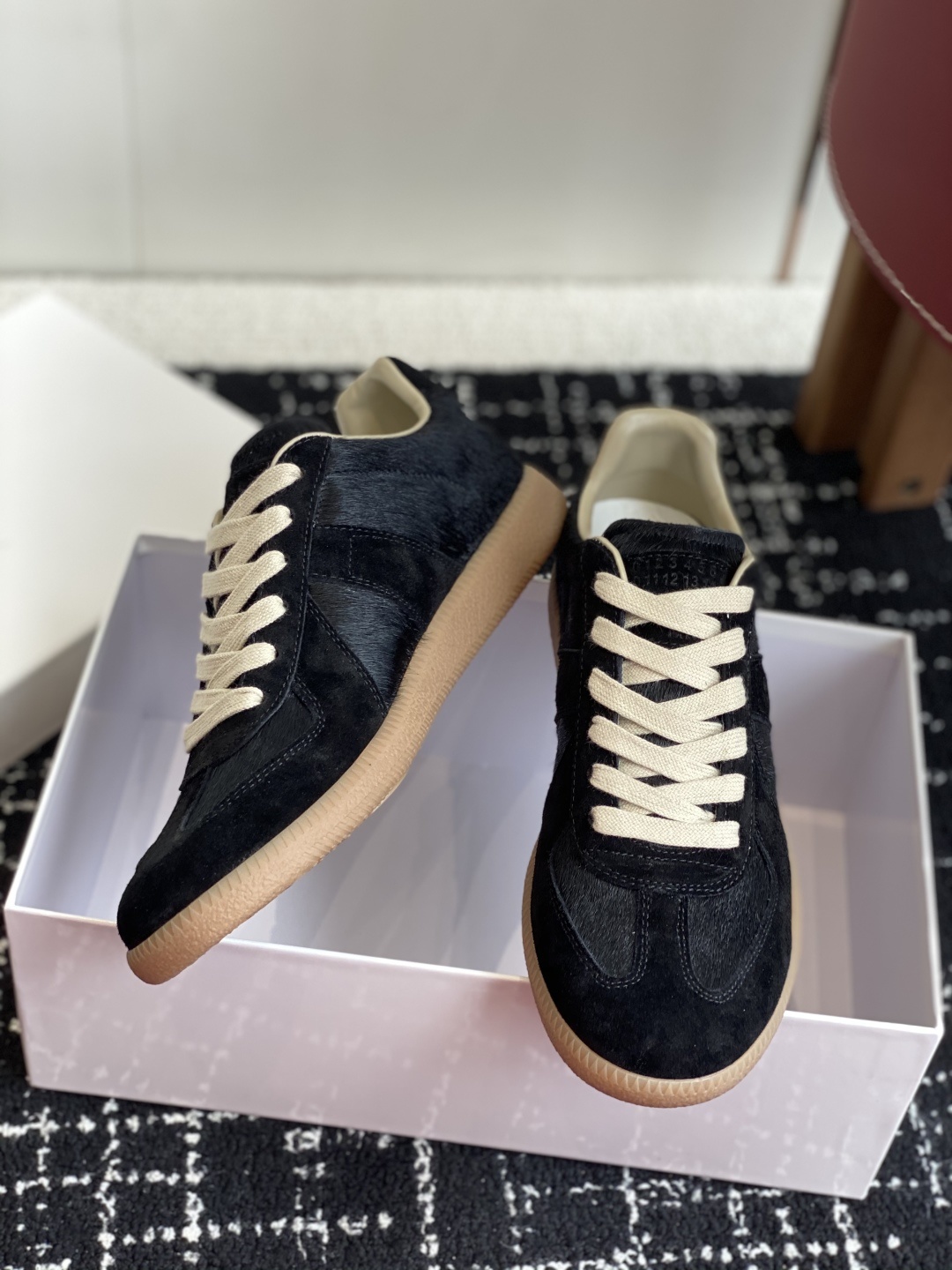 代购级
MaisonMargiela MM6 马吉拉 情侣款 喷墨 涂鸦 帆布 德训鞋 休闲 运动鞋
