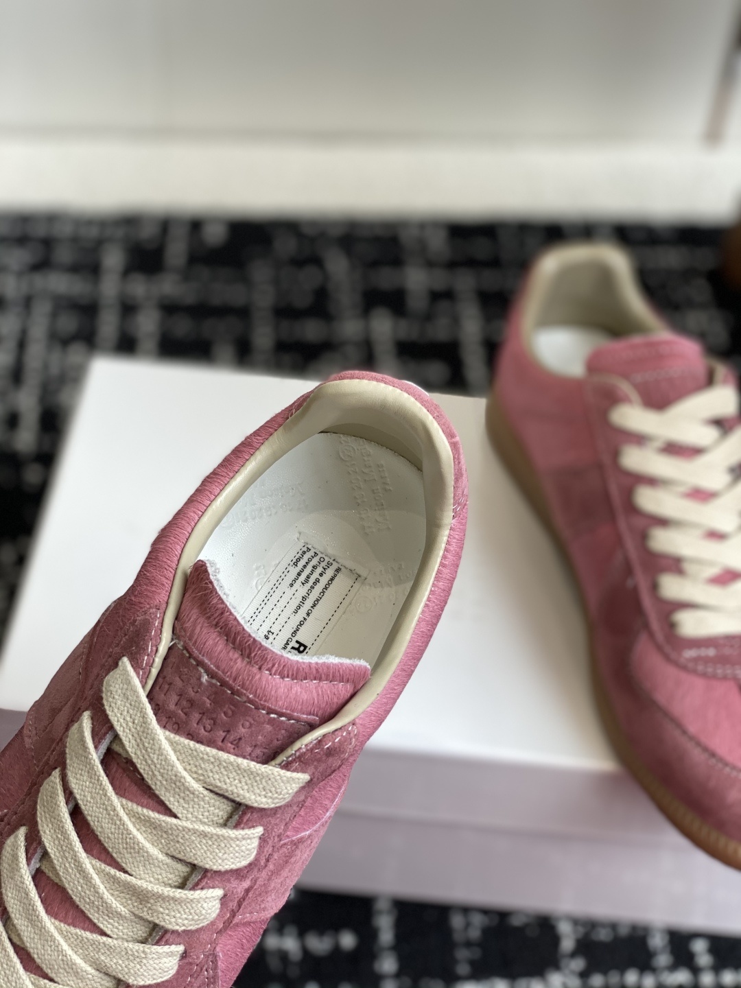 代购级
MaisonMargiela MM6 马吉拉 情侣款 喷墨 涂鸦 帆布 德训鞋 休闲 运动鞋