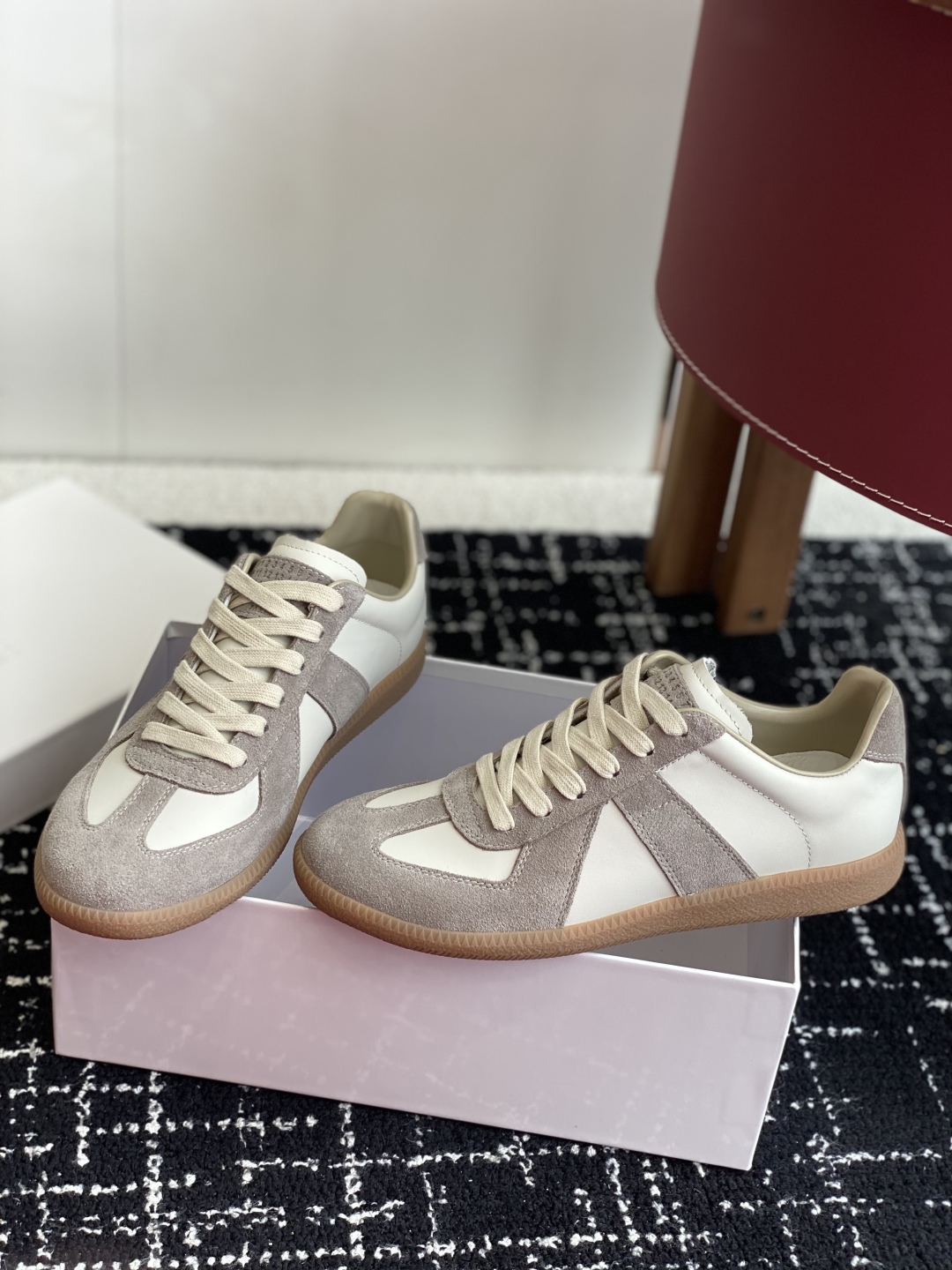 代购级
MaisonMargiela MM6 马吉拉 情侣款 喷墨 涂鸦 帆布 德训鞋 休闲 运动鞋

