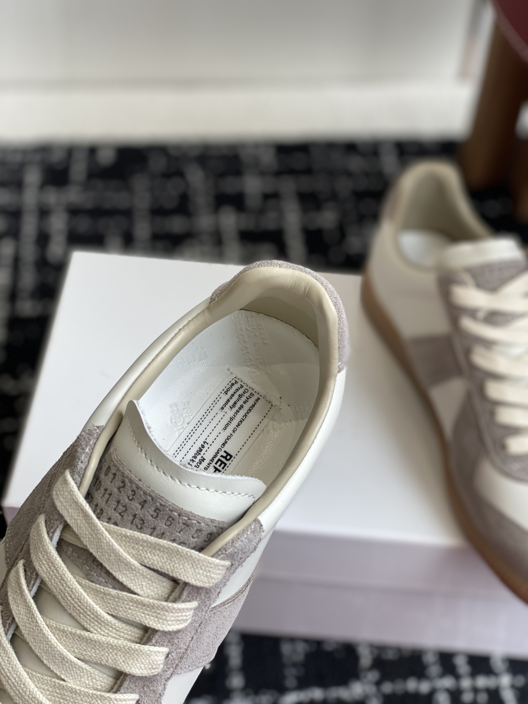 代购级
MaisonMargiela MM6 马吉拉 情侣款 喷墨 涂鸦 帆布 德训鞋 休闲 运动鞋

