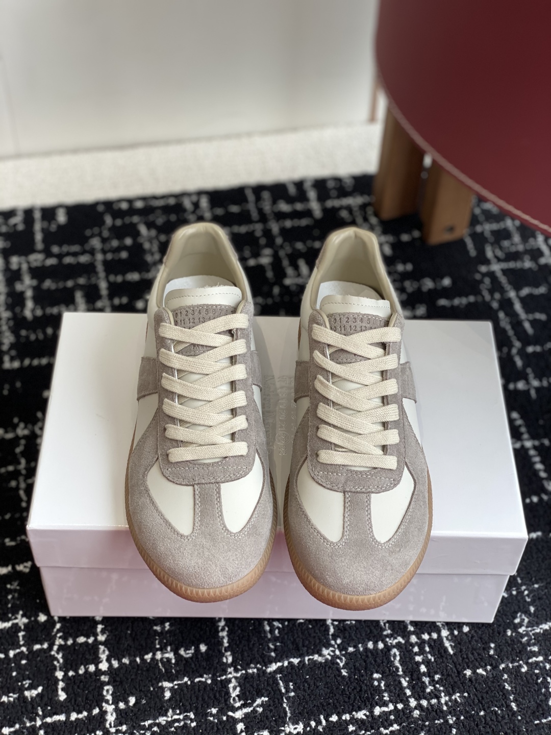 代购级
MaisonMargiela MM6 马吉拉 情侣款 喷墨 涂鸦 帆布 德训鞋 休闲 运动鞋

