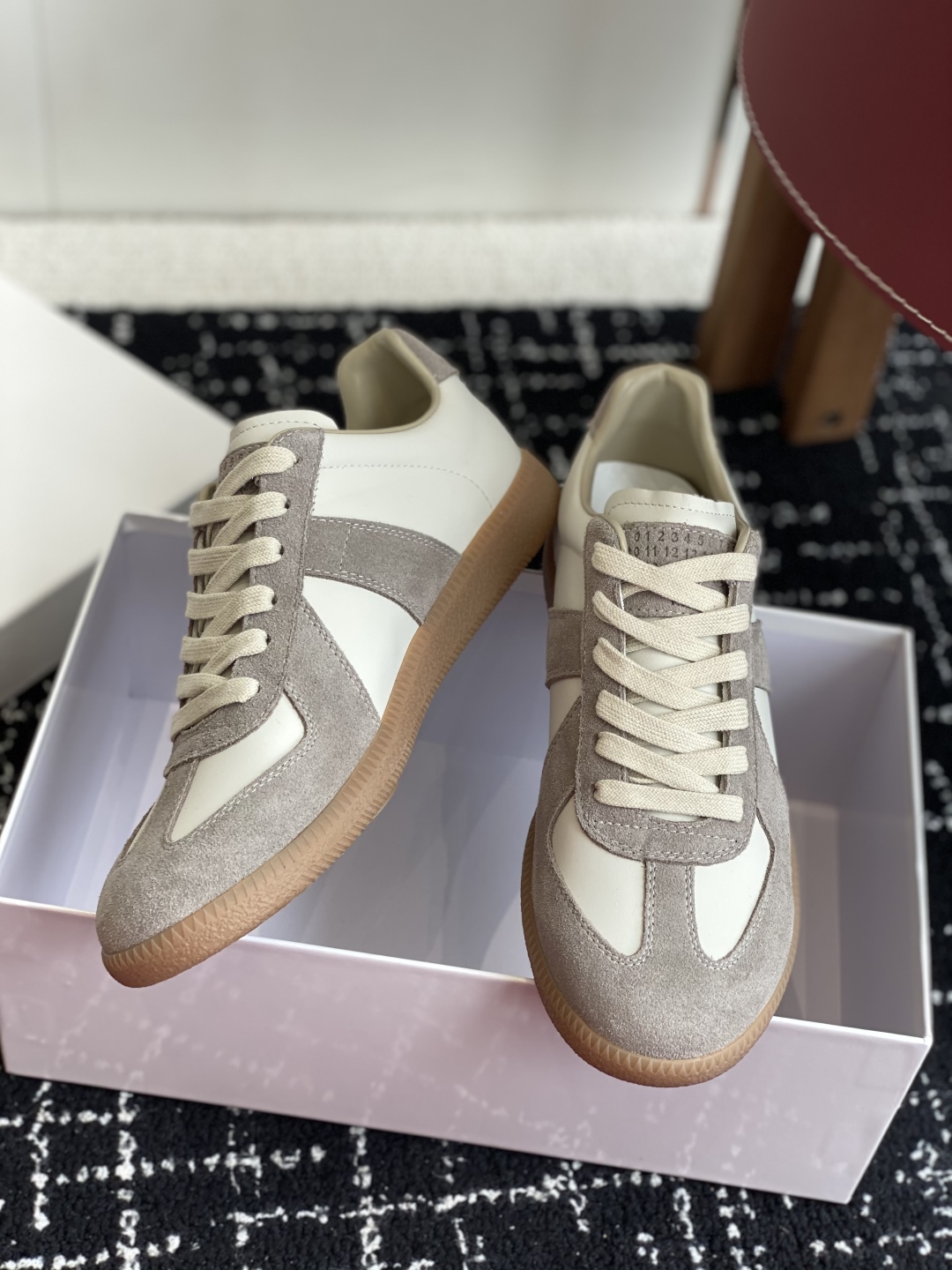代购级
MaisonMargiela MM6 马吉拉 情侣款 喷墨 涂鸦 帆布 德训鞋 休闲 运动鞋

