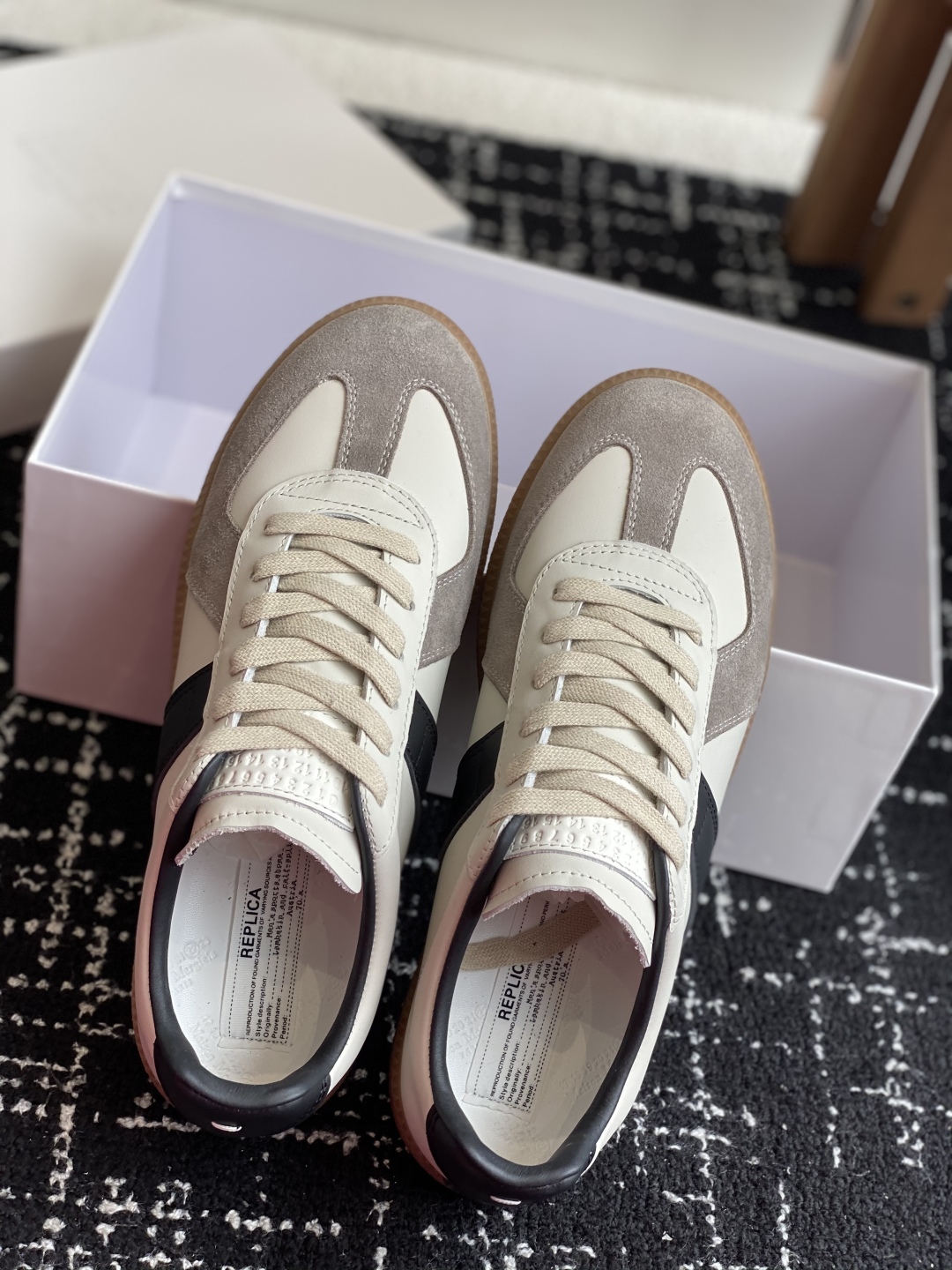 代购级
MaisonMargiela MM6 马吉拉 情侣款 喷墨 涂鸦 帆布 德训鞋 休闲 运动鞋

