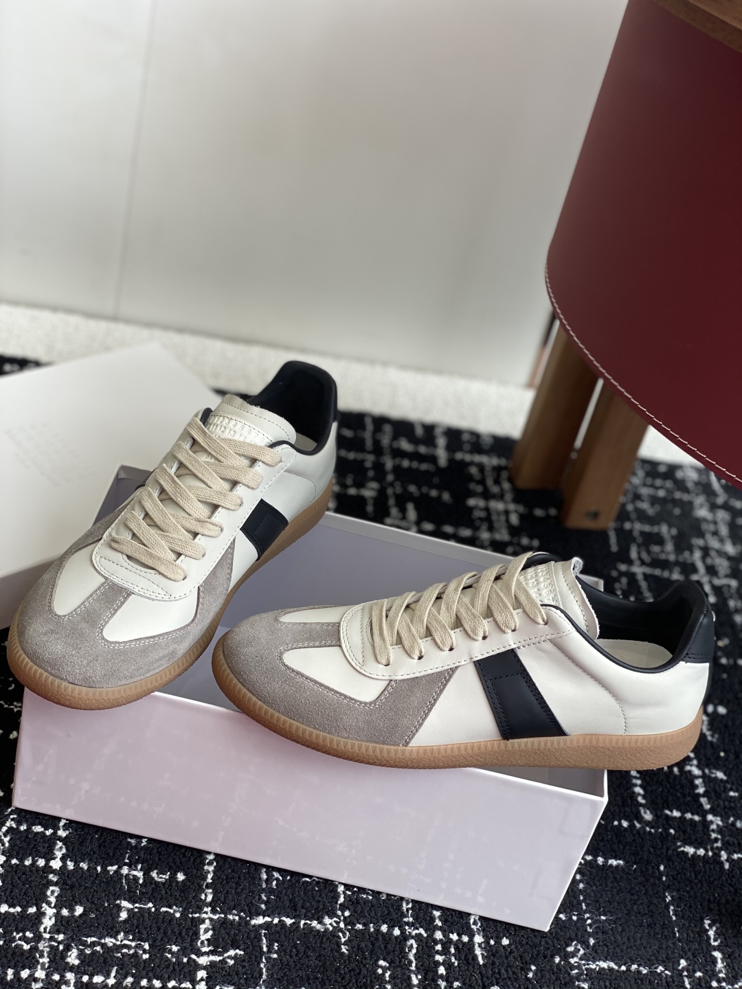 代购级
MaisonMargiela MM6 马吉拉 情侣款 喷墨 涂鸦 帆布 德训鞋 休闲 运动鞋

