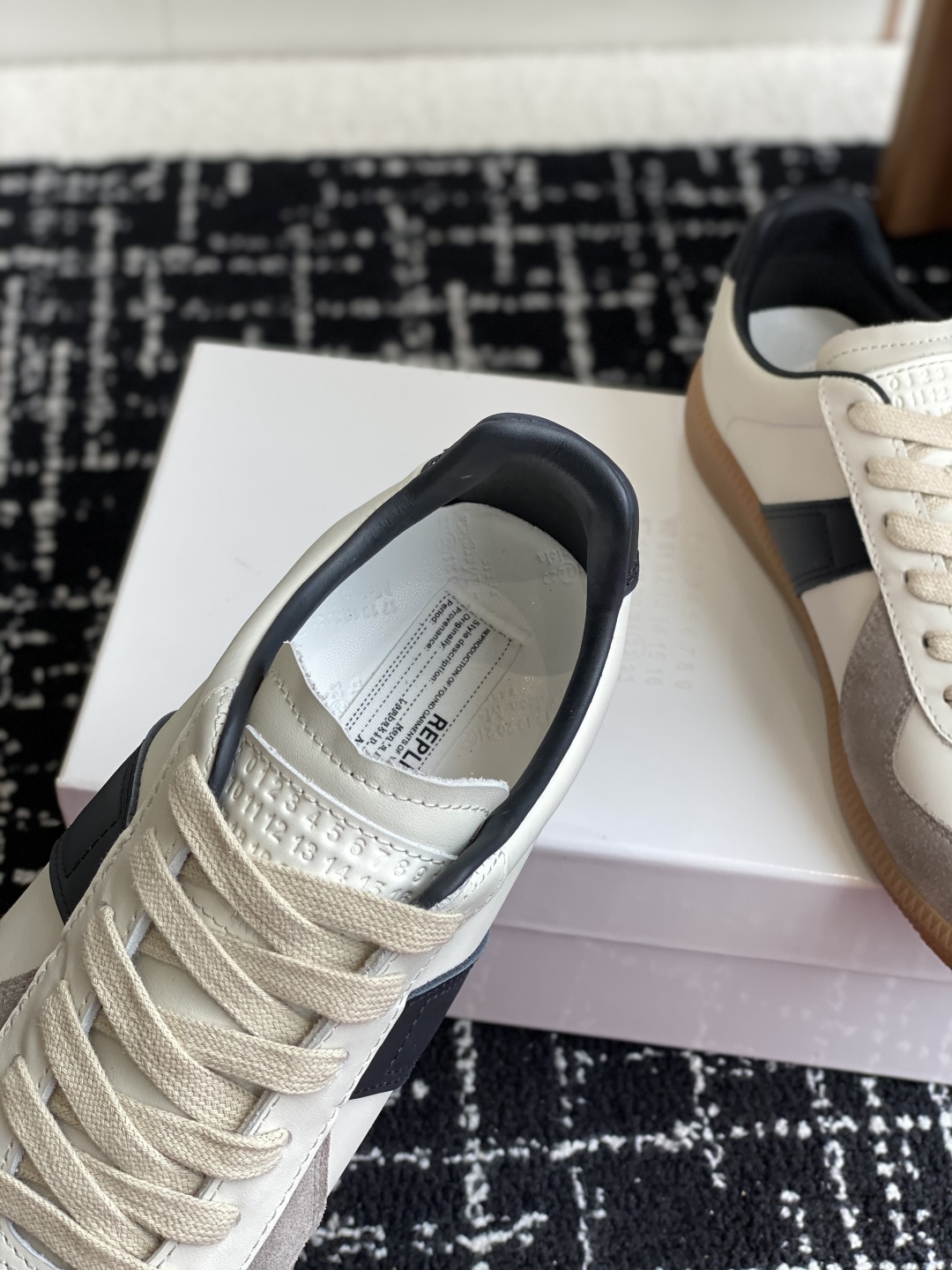 代购级
MaisonMargiela MM6 马吉拉 情侣款 喷墨 涂鸦 帆布 德训鞋 休闲 运动鞋

