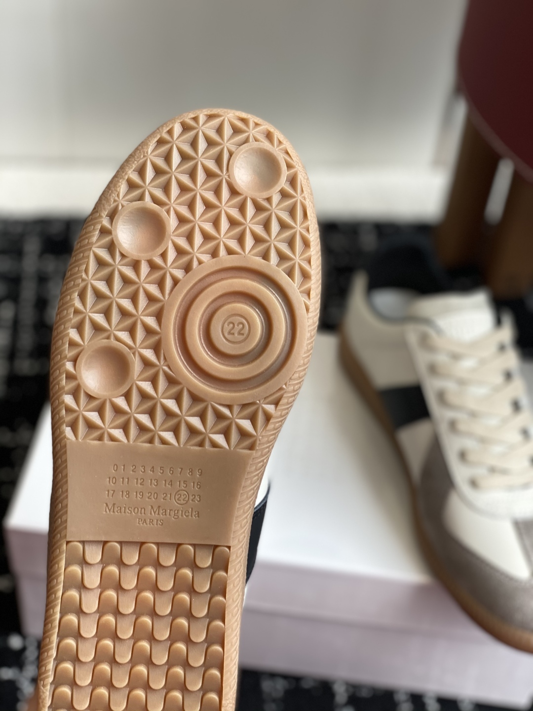 代购级
MaisonMargiela MM6 马吉拉 情侣款 喷墨 涂鸦 帆布 德训鞋 休闲 运动鞋

