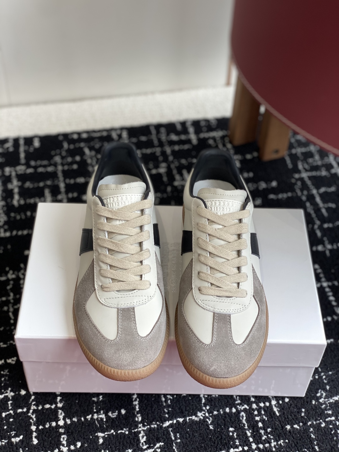 代购级
MaisonMargiela MM6 马吉拉 情侣款 喷墨 涂鸦 帆布 德训鞋 休闲 运动鞋

