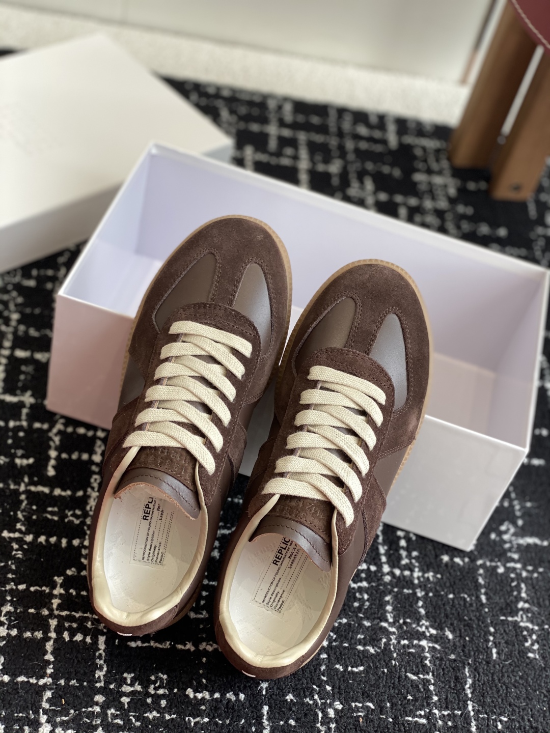 代购级
MaisonMargiela MM6 马吉拉 情侣款 喷墨 涂鸦 帆布 德训鞋 休闲 运动鞋

