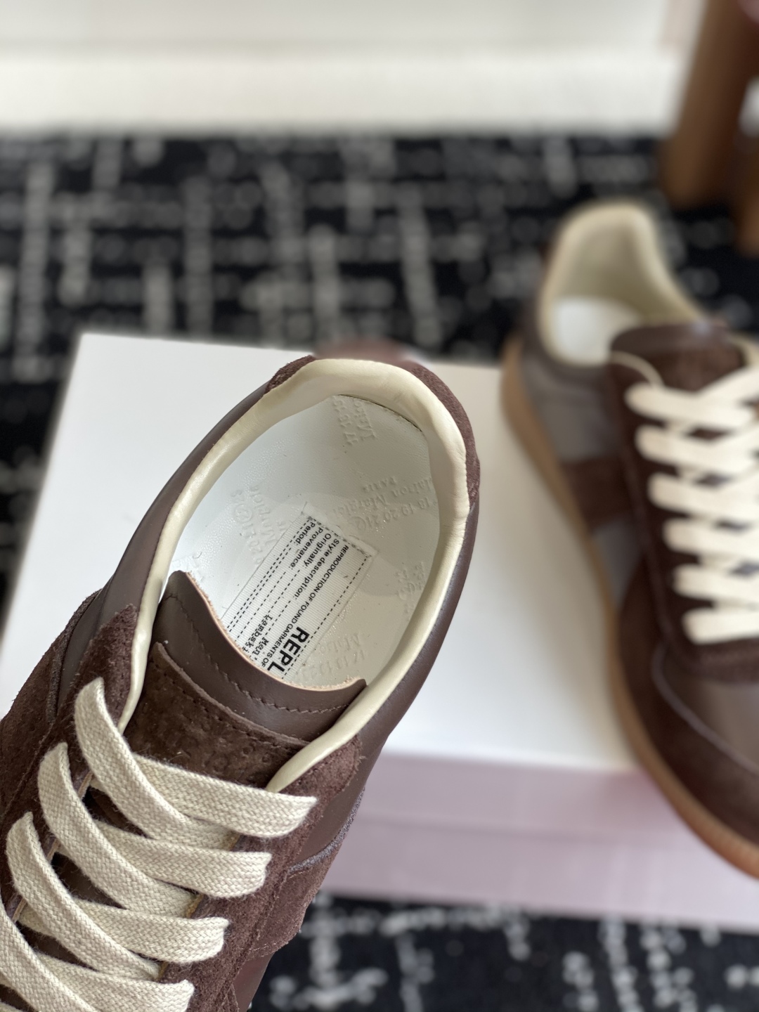 代购级
MaisonMargiela MM6 马吉拉 情侣款 喷墨 涂鸦 帆布 德训鞋 休闲 运动鞋

