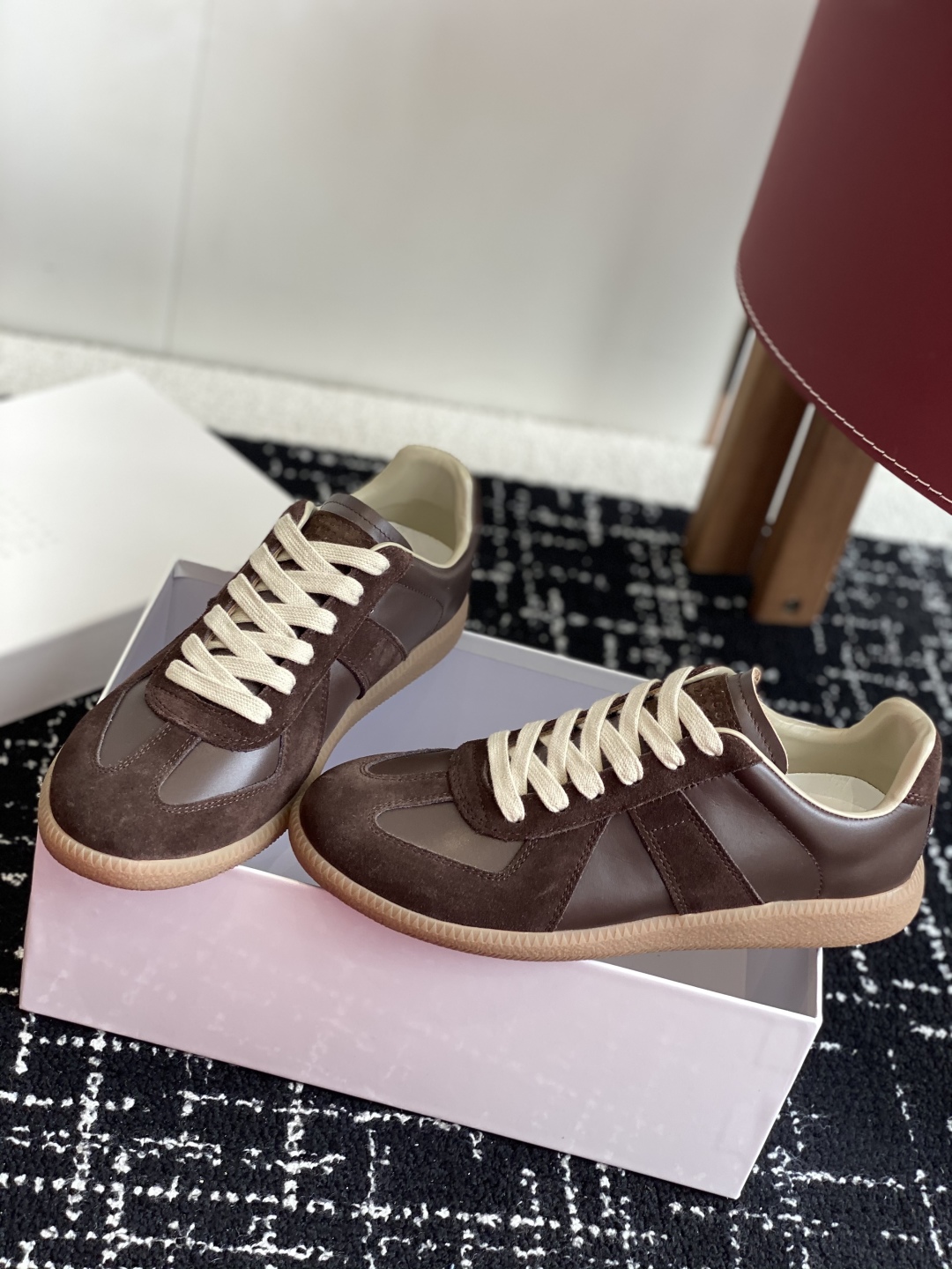 代购级
MaisonMargiela MM6 马吉拉 情侣款 喷墨 涂鸦 帆布 德训鞋 休闲 运动鞋

