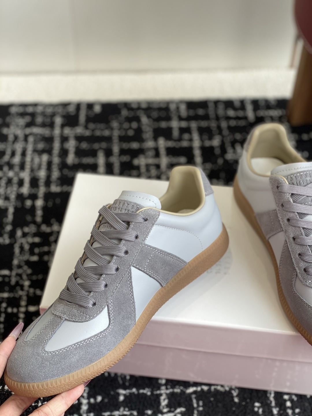 代购级
MaisonMargiela MM6 马吉拉 情侣款 喷墨 涂鸦 帆布 德训鞋 休闲 运动鞋