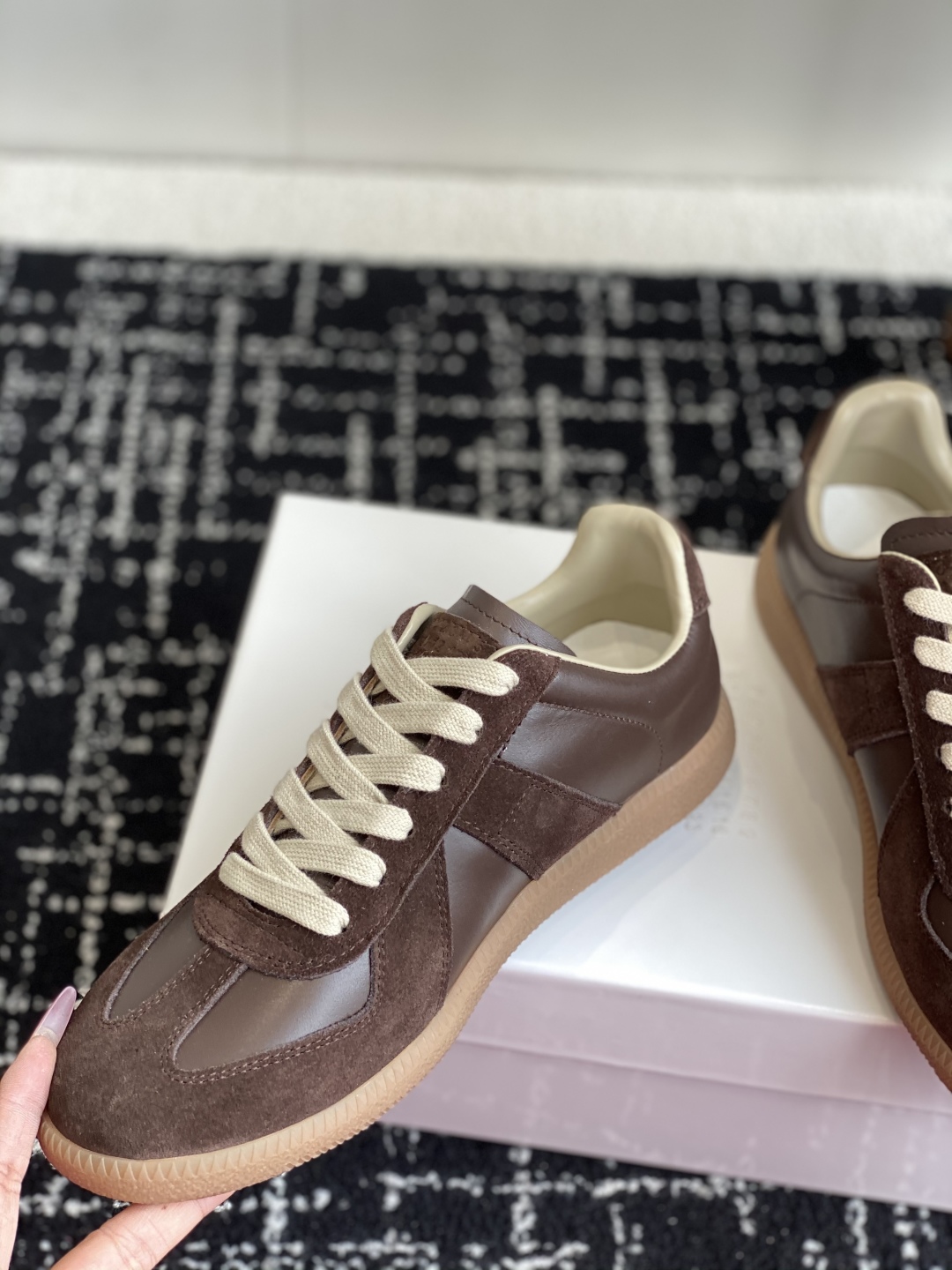 代购级
MaisonMargiela MM6 马吉拉 情侣款 喷墨 涂鸦 帆布 德训鞋 休闲 运动鞋


