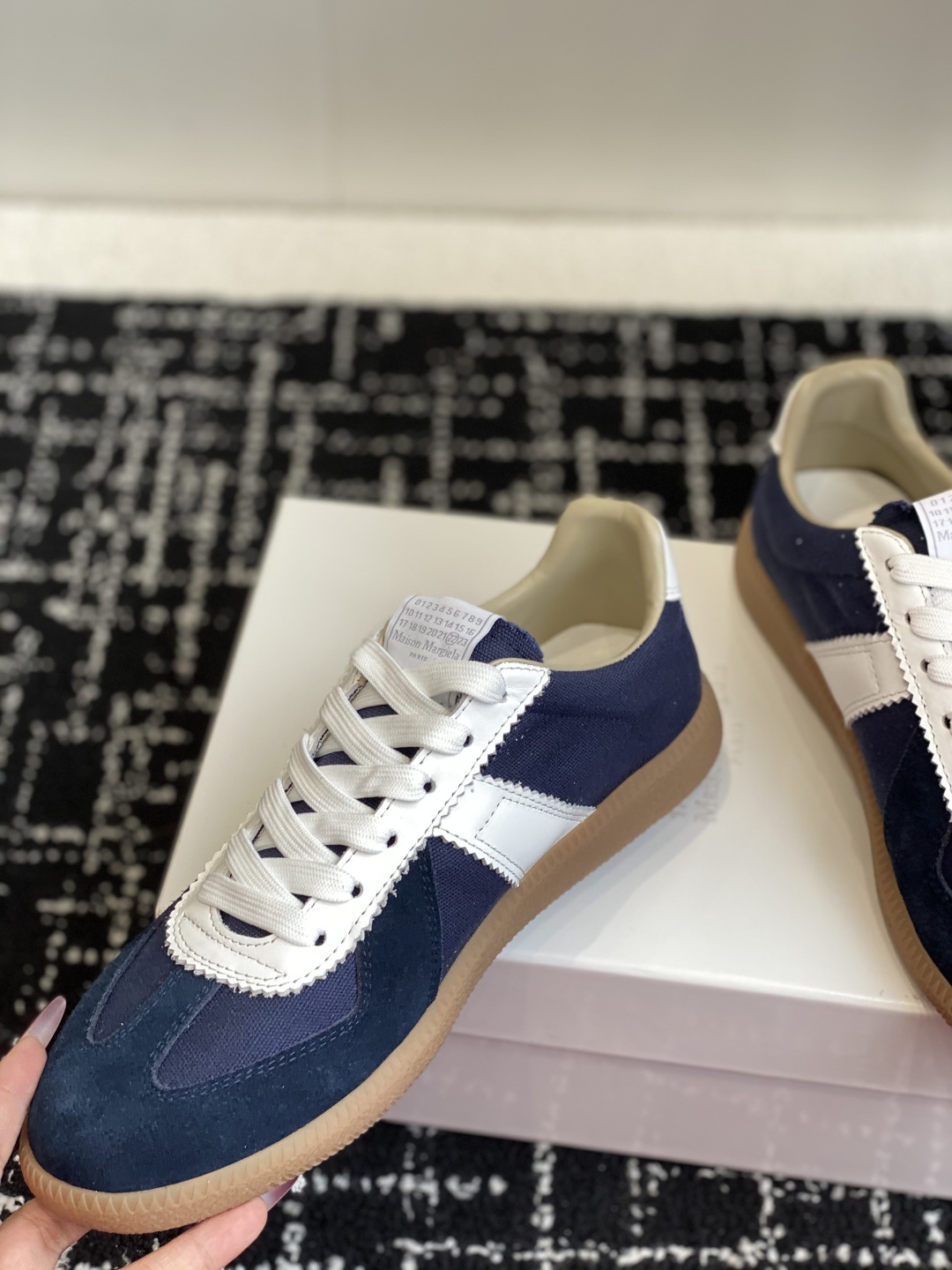 代购级
MaisonMargiela MM6 马吉拉 情侣款 喷墨 涂鸦 帆布 德训鞋 休闲 运动鞋