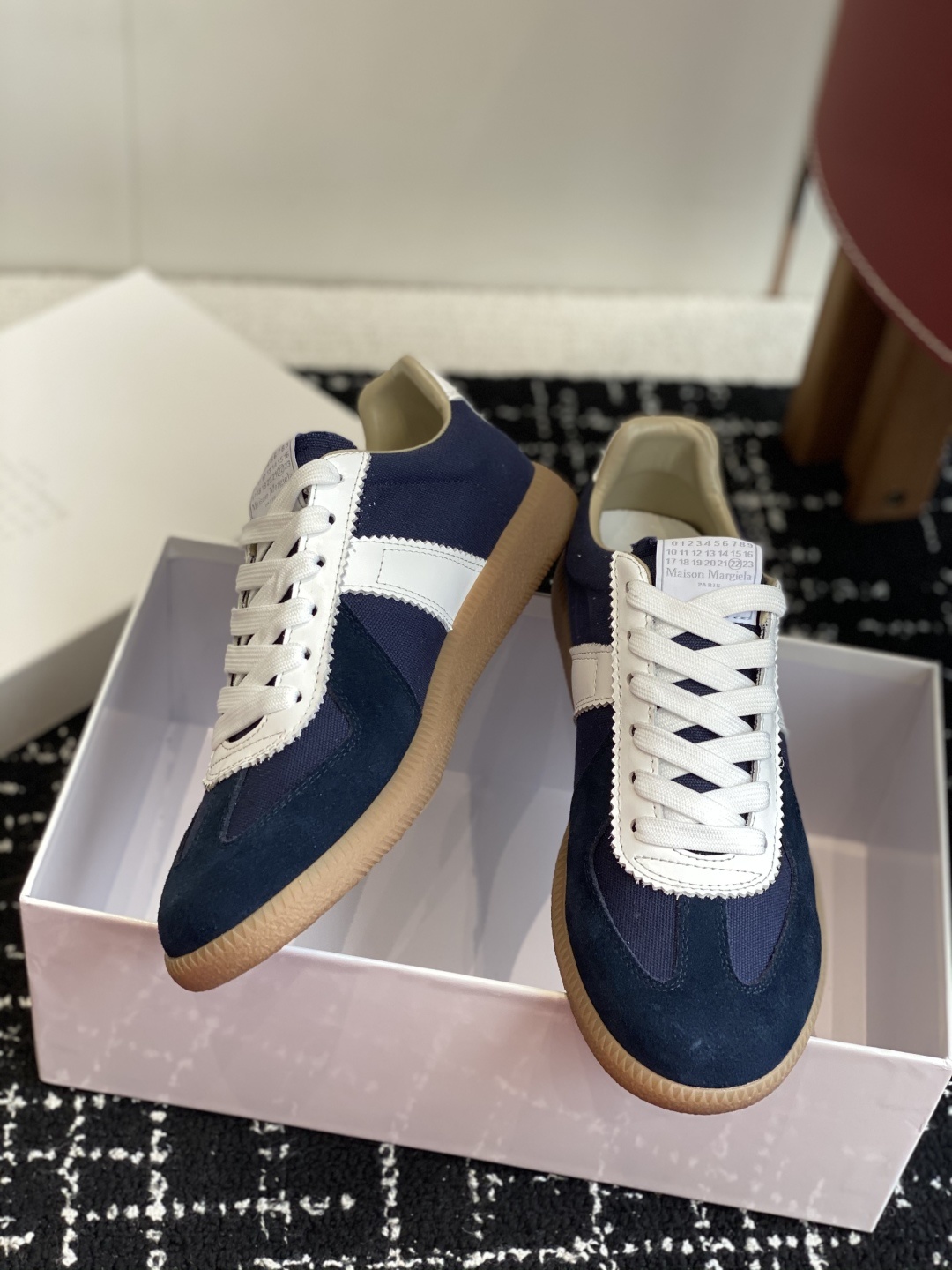 代购级
MaisonMargiela MM6 马吉拉 情侣款 喷墨 涂鸦 帆布 德训鞋 休闲 运动鞋